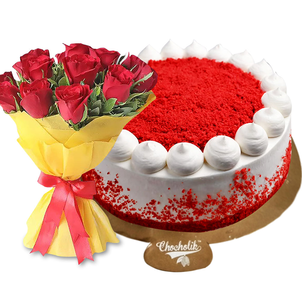 Flavorful Carrot cake With Red Roses
